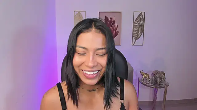Ivyy Moon  online show from April 21, 11:11 pm