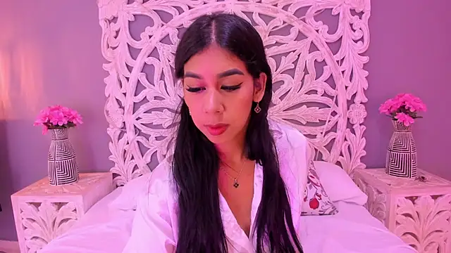 AnnieGibbyns online show from July 2, 8:37 pm