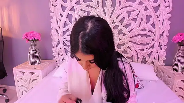 AnnieGibbyns online show from July 13, 8:52 pm
