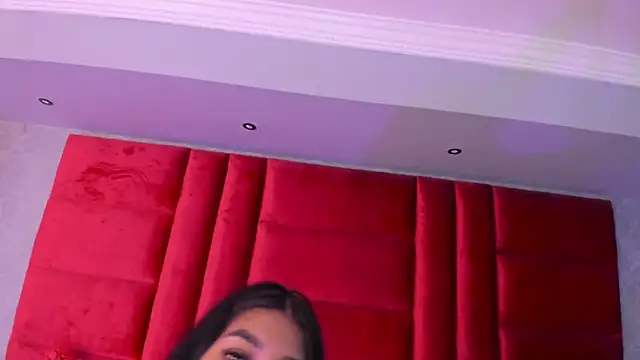 AnnieGibbyns online show from May 15, 1:20 pm