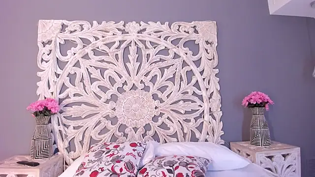 AnnieGibbyns online show from April 9, 4:24 pm