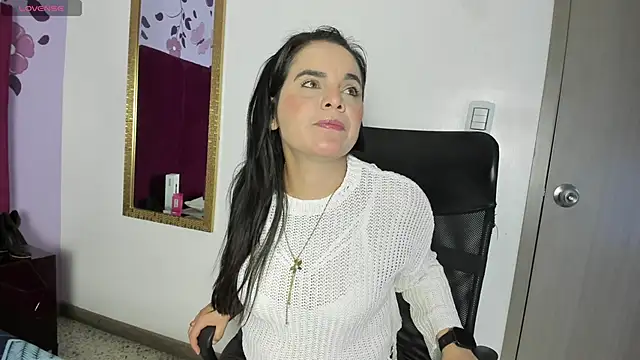 laura hotties online show from February 5, 1:29 pm