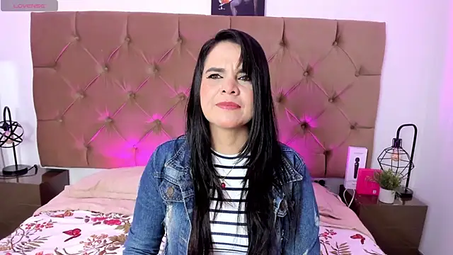 laura hotties online show from April 5, 1:40 pm