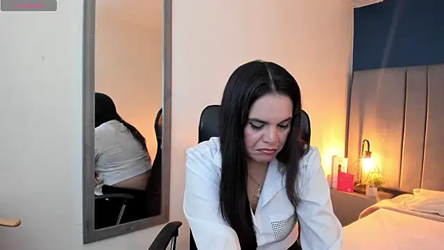 laura hotties online show from April 14, 2:22 pm