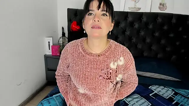 laura hotties online show from February 25, 1:11 pm