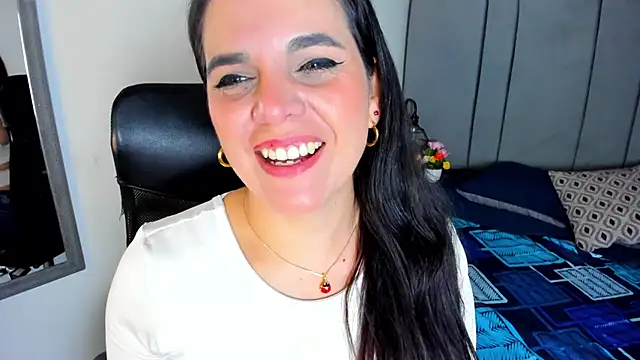 laura hotties online show from February 10, 1:10 pm