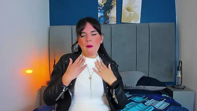 laura hotties online show from November 7, 12:53 pm