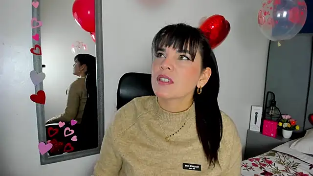 laura hotties online show from February 17, 12:46 pm