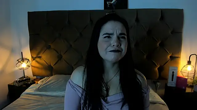 laura hotties online show from March 31, 1:24 pm