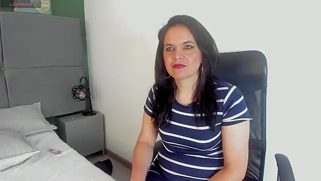 laura hotties online show from March 5, 4:02 pm