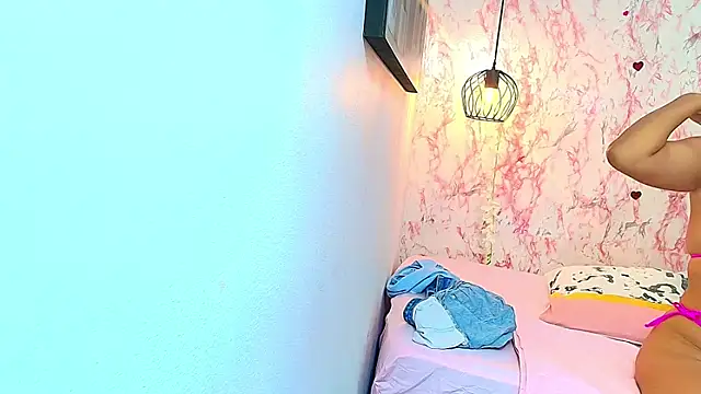 Snapshot of ZaraRousse chatting on September 28, 3:24 am ZaraRousse online show from September 28, 3:24 am