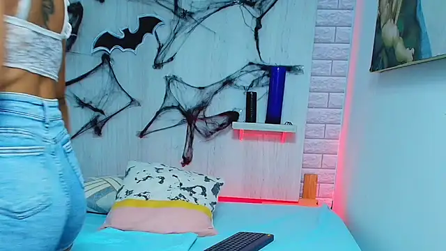 Snapshot of ZaraRousse chatting on October 27, 1:39 am ZaraRousse online show from October 27, 1:39 am