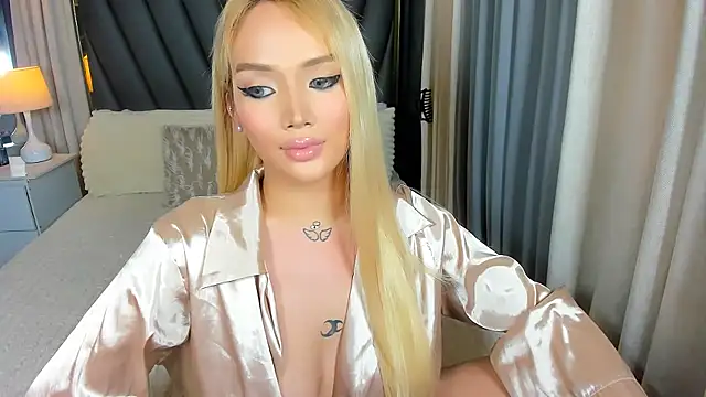 KylieSonique online show from January 12, 5:03 am