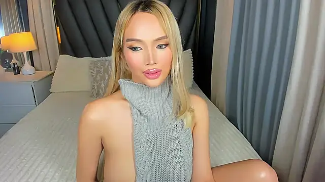 KylieSonique online show from February 10, 5:50 am