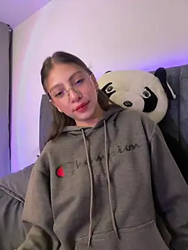 Dirty-Bunnyyy online show from April 17, 3:09 am