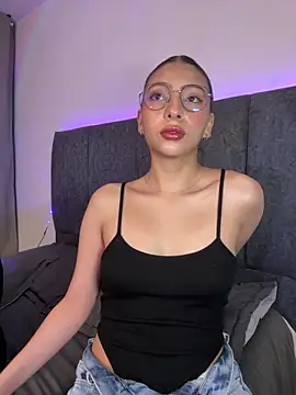 Dirty-Bunnyyy online show from April 3, 4:52 am