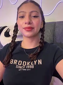 Dirty-Bunnyyy online show from May 17, 5:29 am