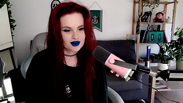 Della Ideal online show from November 11, 9:04 am