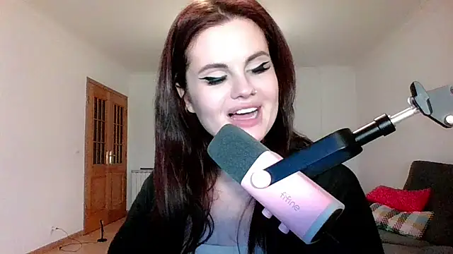 Snapshot of Della_Ideal chatting on March 20, 6:31 pm Della Ideal online show from March 20, 6:31 pm