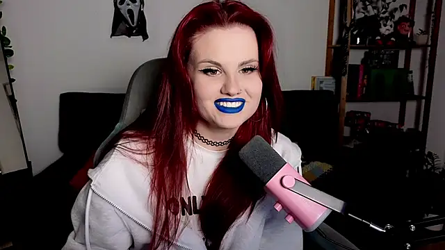 Della Ideal online show from December 1, 6:09 pm