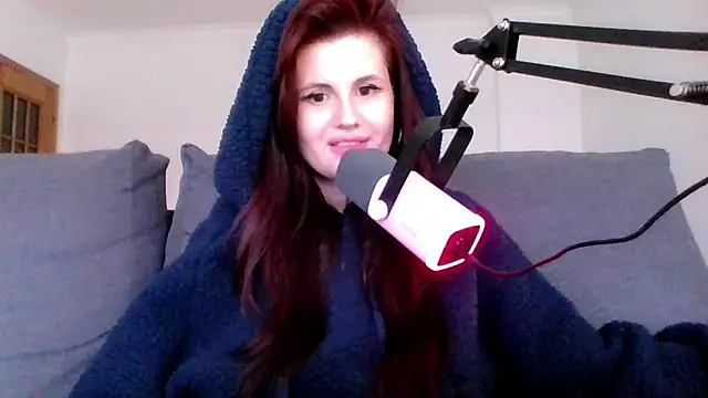 Snapshot of Della_Ideal chatting on March 7, 5:49 pm Della Ideal online show from March 7, 5:49 pm
