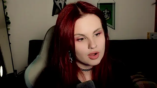 Della Ideal online show from December 3, 6:18 pm