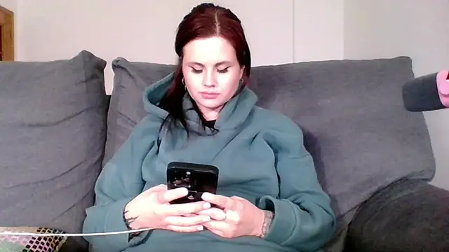 Snapshot of Della_Ideal chatting on March 10, 6:12 pm Della Ideal online show from March 10, 6:12 pm