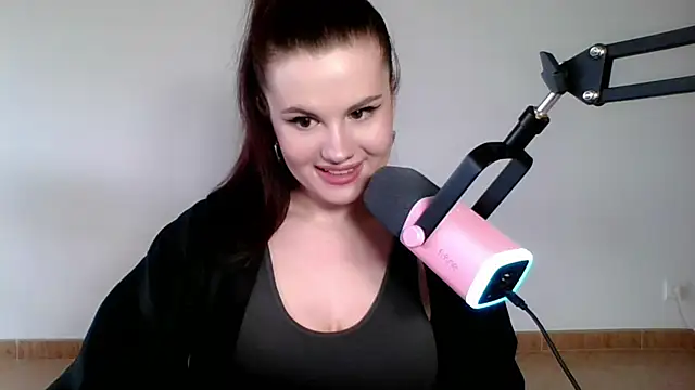 Snapshot of Della_Ideal chatting on March 19, 9:06 am Della Ideal online show from March 19, 9:06 am
