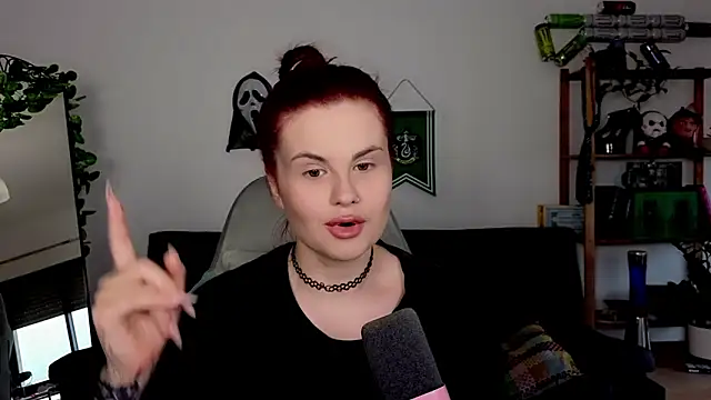 Della Ideal online show from November 14, 9:02 am