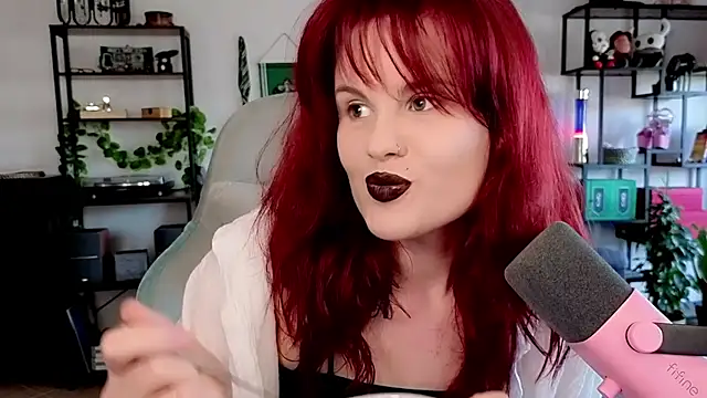 Della Ideal online show from April 15, 5:28 pm