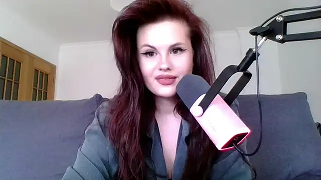 Snapshot of Della_Ideal chatting on March 9, 3:05 pm Della Ideal online show from March 9, 3:05 pm