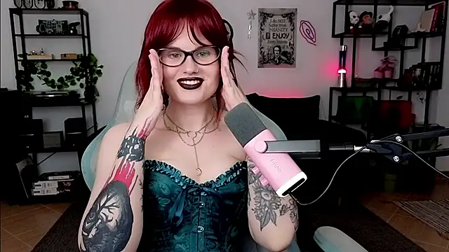 Della Ideal online show from April 22, 5:42 pm