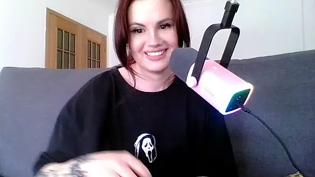 Snapshot of Della_Ideal chatting on February 28, 2:09 pm Della Ideal online show from February 28, 2:09 pm