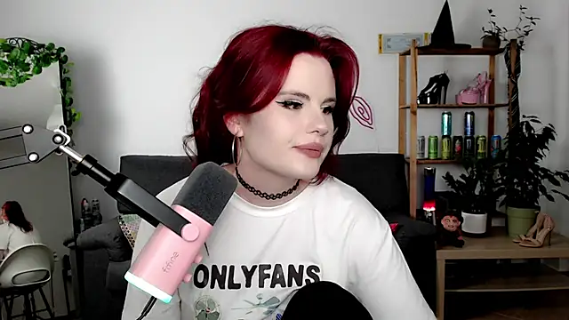 Snapshot of Della_Ideal chatting on September 20, 4:34 pm Della Ideal online show from September 20, 4:34 pm