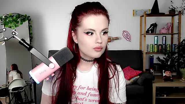 Snapshot of Della_Ideal chatting on September 23, 5:42 pm Della Ideal online show from September 23, 5:42 pm