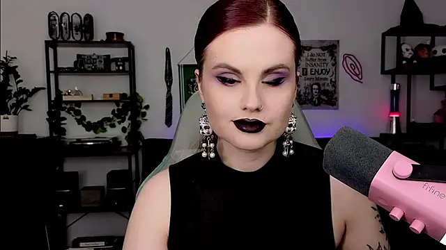 Della Ideal online show from March 22, 6:31 pm