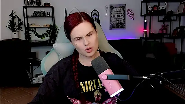 Della Ideal online show from March 29, 5:14 pm