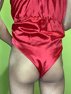 Snapshot of Femboylili chatting on February 2, 1:26 am Femboylili online show from February 2, 1:26 am