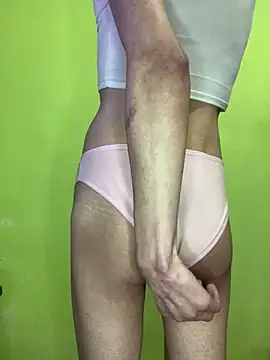 Snapshot of Femboylili chatting on February 2, 11:04 pm Femboylili online show from February 2, 11:04 pm