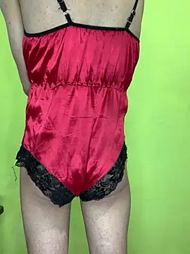 Snapshot of Femboylili chatting on February 1, 12:31 am Femboylili online show from February 1, 12:31 am