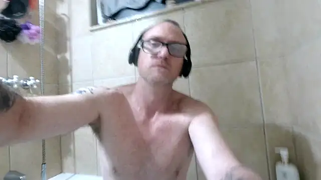 Snapshot of PornStro921 chatting on January 16, 9:24 am PornStro921 online show from January 16, 9:24 am