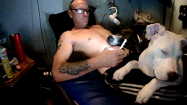Snapshot of PornStro921 chatting on June 9, 6:09 pm PornStro921 online show from June 9, 6:09 pm
