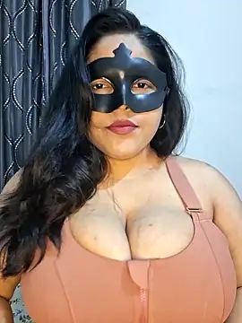 Snapshot of Mazzakiinn chatting on May 8, 4:33 pm Mazzakiinn online show from May 8, 4:33 pm