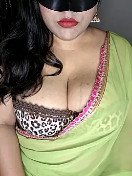 Snapshot of Mazzakiinn chatting on May 6, 5:39 pm Mazzakiinn online show from May 6, 5:39 pm