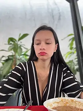 Soy Sara7 online show from April 30, 6:04 pm