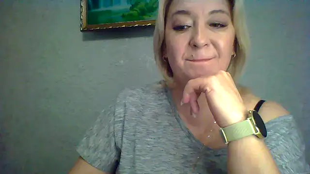 ArielXLoveresss online show from October 5, 7:10 am