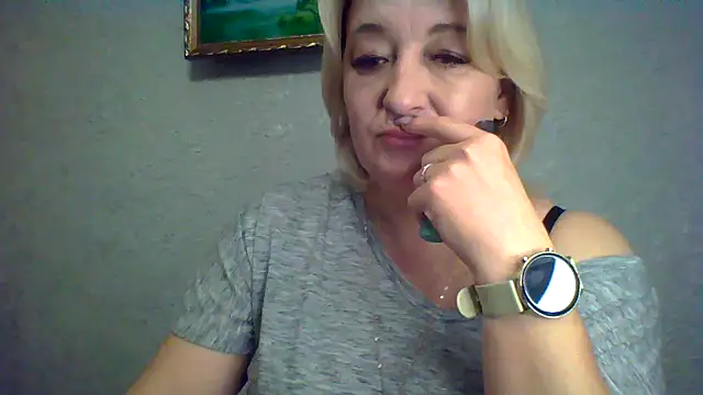 ArielXLoveresss online show from October 4, 9:00 am