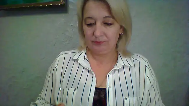 ArielXLoveresss online show from June 2, 9:42 am