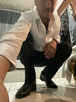 rogerdik76 online show from March 27, 6:22 am