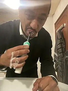 rogerdik76 online show from January 14, 6:28 am